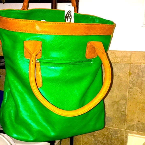 Nine West pocket book green and tan $45 - Picture 5 of 9